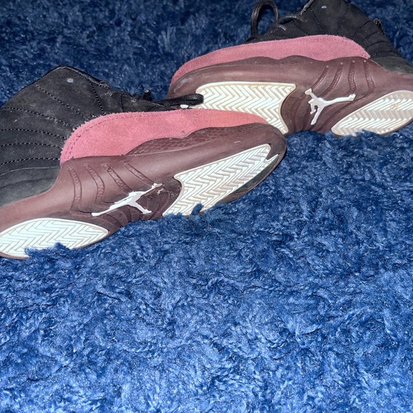 Jordan Retro 12 Black, Burgundy and Brown - Picture 3 of 3